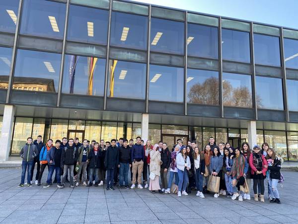 Ausflug der Klassen 8 und 9 zum Landtag nach Stuttgart